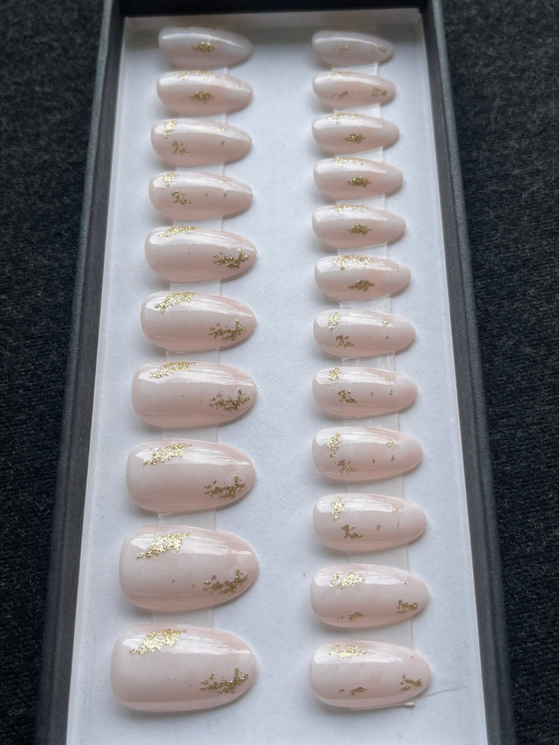 Spun Pearl - Glossy Amande