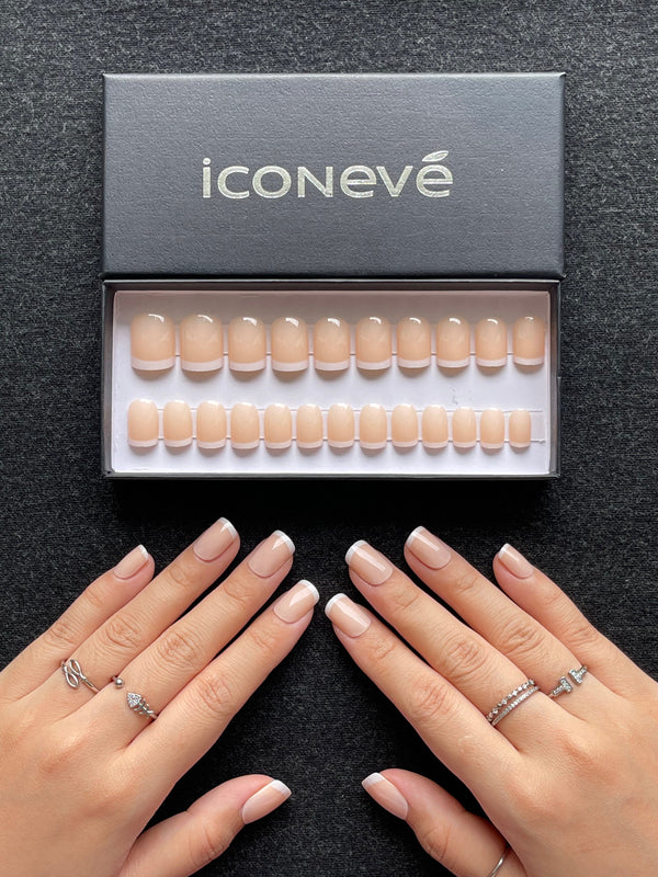 Elegant French - Glossy Carré